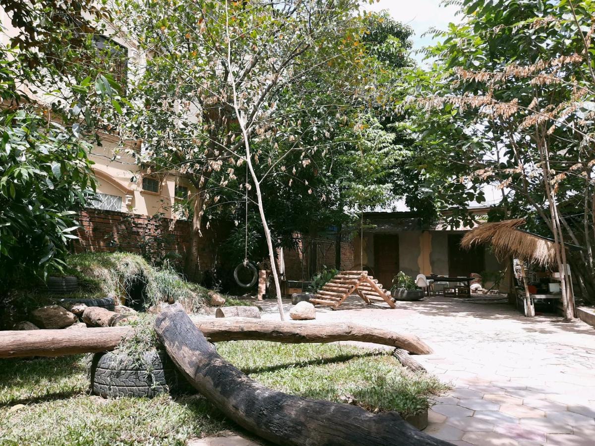 Makers Guesthouse Siem Reap Bagian luar foto