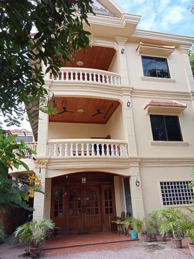 Makers Guesthouse Siem Reap Bagian luar foto